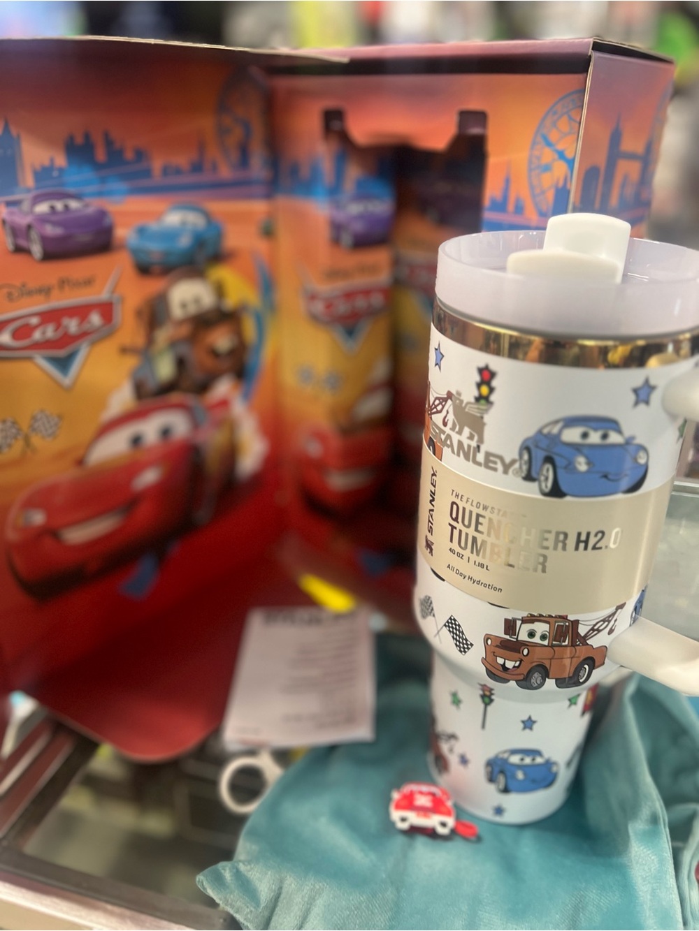 Stanley White Kids Travel Mug with Cars Characters - Picture 11 of 11